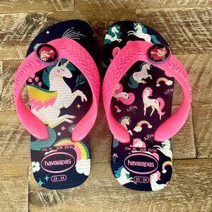 Havaianas Kids Flip Flops - Pink and Black Unicorn Design